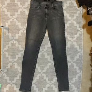 Size 28 JBrand Maria Jeans in Dove